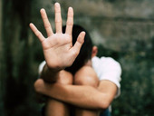 Bambine e ragazze, nel mondo 1 su 4 ha subito abusi almeno una volta. Il ruolo degli “Spazi Indifesa”