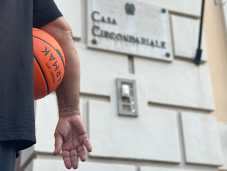 Basket e carcere, nasce la squadra di pallacanestro formata da detenuti Basket e carcere, nasce la squadra di pallacanestro formata da detenuti