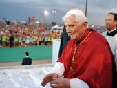 Benedetto XVI e i giovani. Mons. Anselmi (Rimini): “Una persona umile e autentica che i giovani hanno compreso e amato”