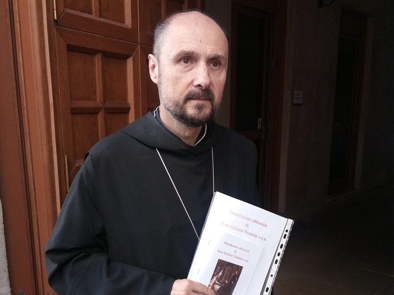 Benedizione abbaziale di dom Stefano Visintin, nuovo abate di Praglia. L'abate? Non comanda, ma serve