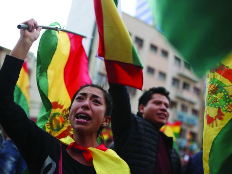 Bolivia, Evo Morales si dimette. Vescovi: “Non è un colpo di Stato, ora transizione rispettosa della Costituzione”