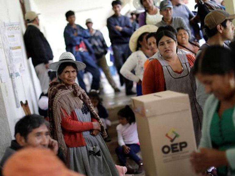 Bolivia, Morales in testa ma sarà ballottaggio con Mesa