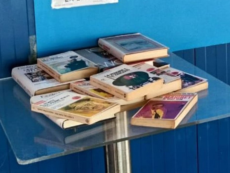 Book station, libri gratis in piscina per promuovere la lettura Book station, libri gratis in piscina per promuovere la lettura