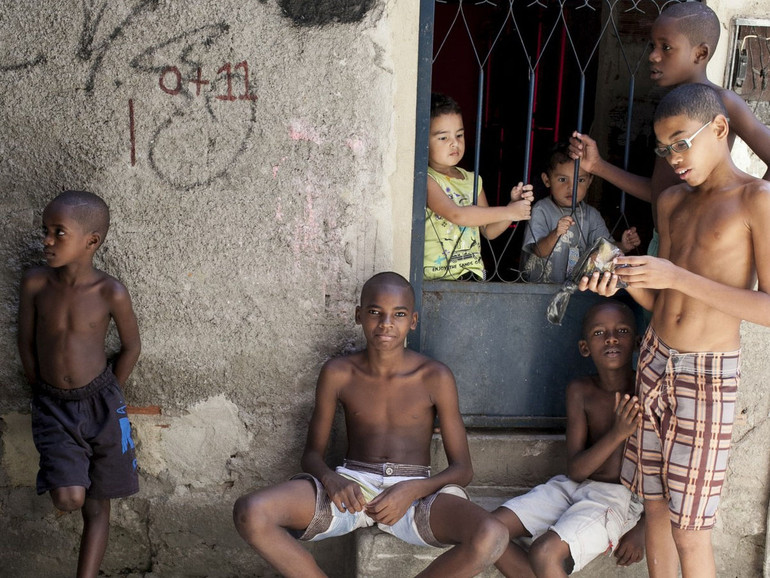 Brasile, il rapporto sui bambini: 9 milioni sono in povertà estrema