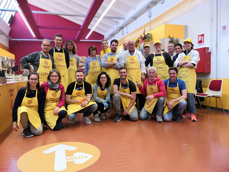 Campagna amica, il mercato coperto ha un anno Campagna amica, il mercato coperto ha un anno