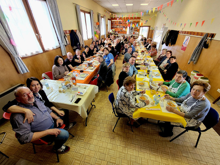 Campoverardo. Da 50 anni la sagra di Pentecoste è una festa gioiosa che unisce la comunità Campoverardo. Da 50 anni la sagra di Pentecoste è una festa gioiosa che unisce la comunità
