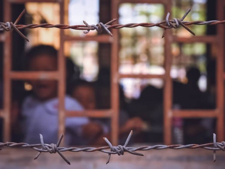 Carcere, “stop ai ‘bambini detenuti’. La risposta è la casa famiglia protetta”