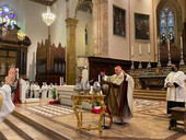 Celebrazioni liturgiche: Cei, Comunione distribuita senza obbligo di guanti e sposi senza mascherina