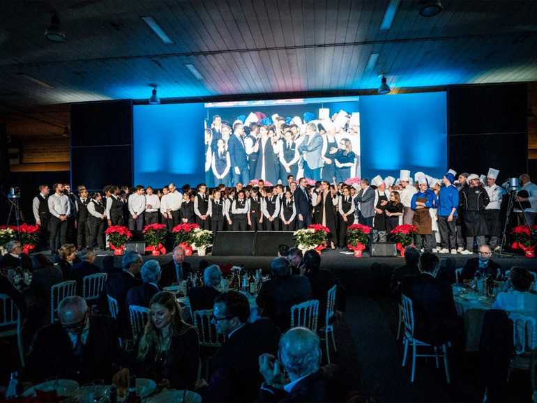 Cena di Santa Lucia lunedì 5 dicembre in fiera a Padova. A tavola per la pace