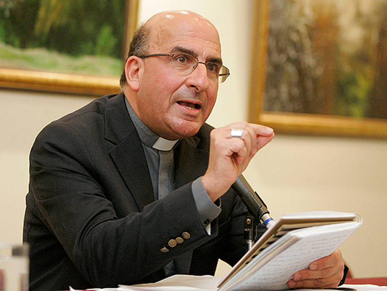 Cile: mons. Chomali (vicepresidente Cech) al Sir su depenalizzazione aborto, “triste vedere le scelte di politici che si dichiarano cattolici”