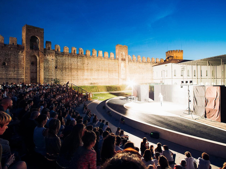 Cittadella. Antiche Mura teatro festival, Teatro all’ombra delle mura