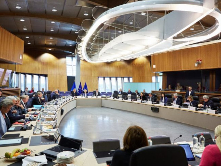 Commissione: riforma regole governance economica. Von der Leyen, “sostenibilità debito pubblico e promozione crescita sostenibile”