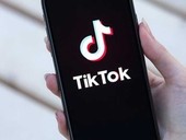 Commissione Ue: sospesi gli account di TikTok dagli smartphone dello staff. “Decisione per tutelare la cybersecurity”