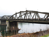 Compie cento anni il ponte di Anguillara. Uniti, ieri come oggi