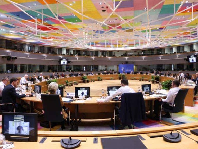 Consiglio europeo: “migrazione sfida europea”, ma se ne riparla a giugno. In itinere il nuovo Patto. Meloni avverte: si rischia una nuova ondata Consiglio europeo: “migrazione sfida europea”, ma se ne riparla a giugno. In itinere il nuovo Patto. Meloni avverte: si rischia una nuova ondata