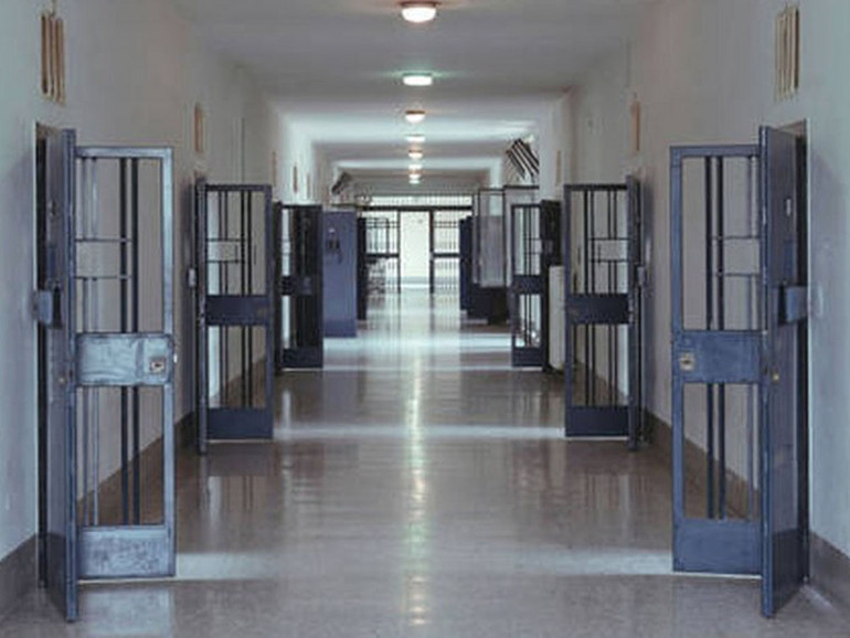 Coronavirus, carcere Bologna: sospesi i colloqui dei detenuti e l’accesso dei volontari