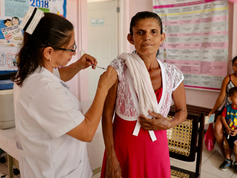 Coronavirus in America Latina. Pochi vaccini, pochissimi immunizzati, mentre le varianti fanno salire contagi e decessi