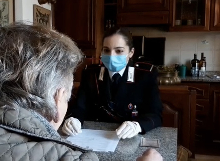 Coronavirus. La pensione agli anziani la consegnano i Carabinieri in accordo con Poste italiane