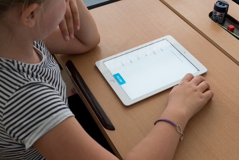 Cresce la solidarietà digitale. Online strumenti utili per studenti, famiglie e insegnanti