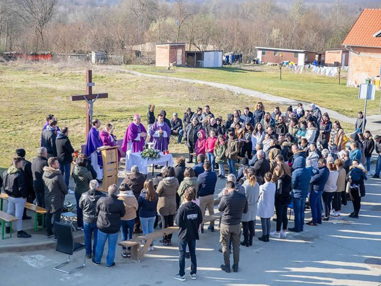 Croazia: mons. Košić (Sisak) racconta la Pasqua nelle zone terremotate “Dopo questo Calvario attendiamo la vittoria della vita sulla morte”