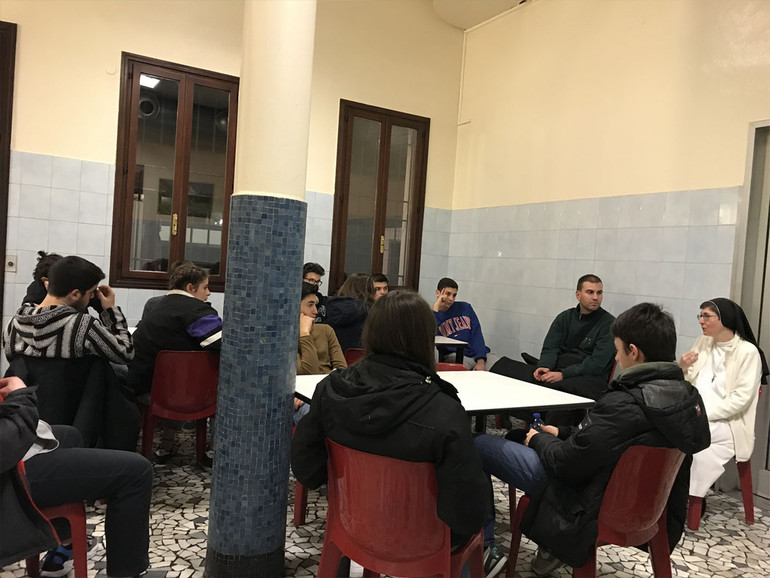 Cucine economiche popolari di Padova. I giovani e la "cena sospesa" per chi vive nella povertà Cucine economiche popolari di Padova. I giovani e la "cena sospesa" per chi vive nella povertà