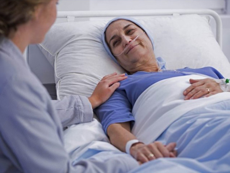 Cure palliative: nell’incapacità tecnica di guarire, vale sempre la pena di “prendersi cura”