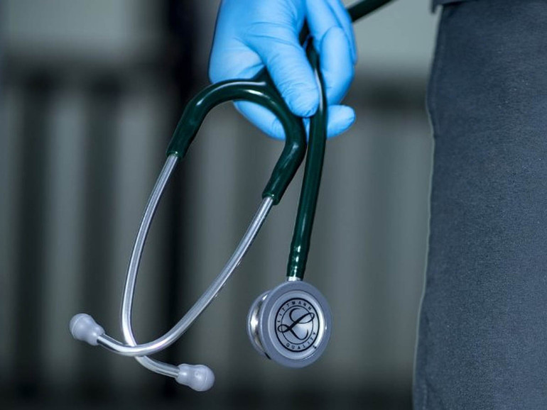 Dall'ambulatorio solidale ai vaccini, primari in pensione scendono in campo Dall'ambulatorio solidale ai vaccini, primari in pensione scendono in campo