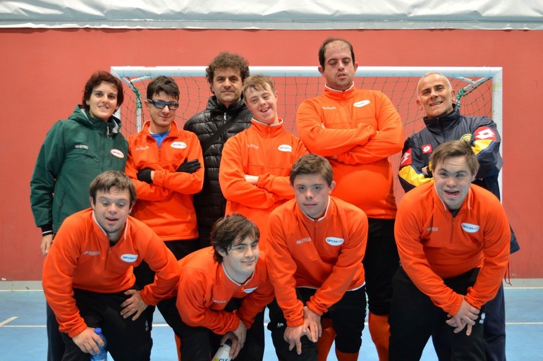 Davide ha la sindrome di down. Ed è campione del mondo di calcio a 5 Davide ha la sindrome di down. Ed è campione del mondo di calcio a 5
