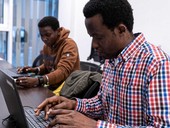 Debutta a Milano l'accademia di programmazione informatica per rifugiati