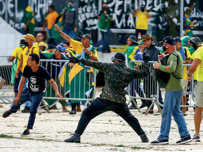 Democrazia brasiliana assaltata. Atti incostituzionali che ricordano la Capital Hill americana