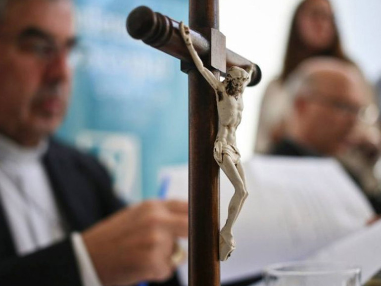 Discepoli dell’Annunciazione: mons. Nerbini (Prato), “grande dolore” per avvisi di garanzia. “Procedimento penale canonico avviato”