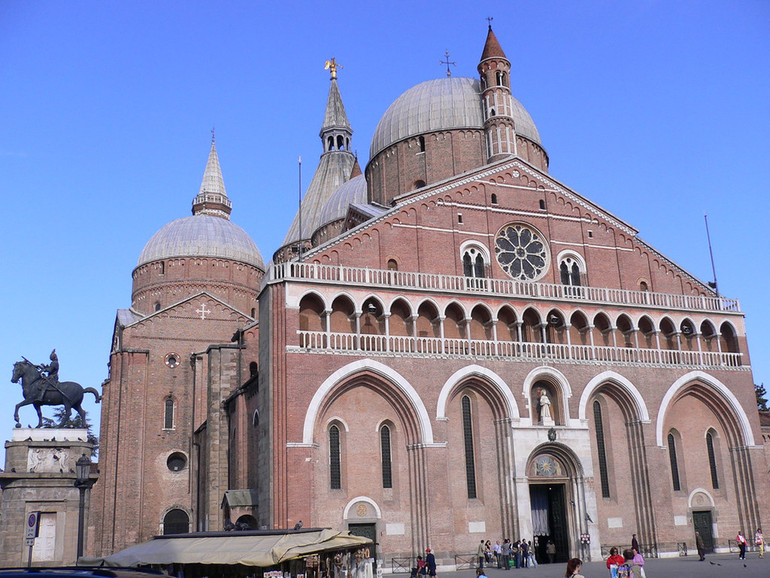 Domenica 17 marzo al Santo a Padova una celebrazione per ringraziare Papa Francesco per il suo servizio Domenica 17 marzo al Santo a Padova una celebrazione per ringraziare Papa Francesco per il suo servizio