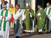 Don Erick Xausa fa il suo ingresso a Bastia. Il vescovo Claudio: "Comunità attraenti per il mondo"