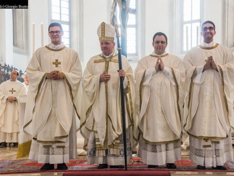 Don Giovanni, don Pierclaudio e don Marco. Le foto dell'ordinazione in Cattedrale del 2 giugno 2019