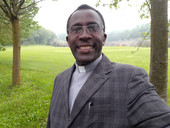 Don Jean Claude Mbonimpa, prete studente arrivato dal Rwanda. Il confronto fa bene