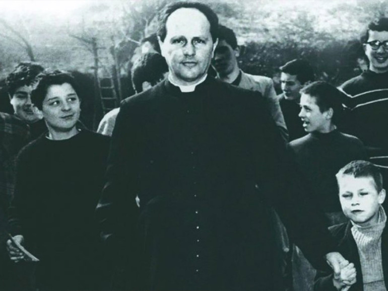 Don Lorenzo Milani: prete ed educatore sempre dalla parte degli ultimi