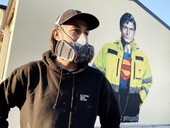 Dopo Wonder Woman ecco Superman: lo street artist Alessio-b omaggia i volontari della protezione civile di Padova