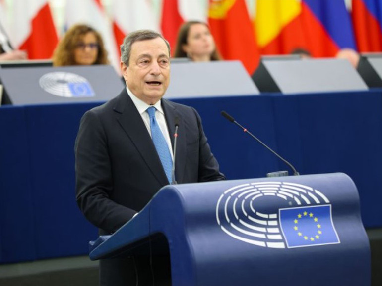 Draghi disegna la “nuova Europa”: unita, aperta e federalista