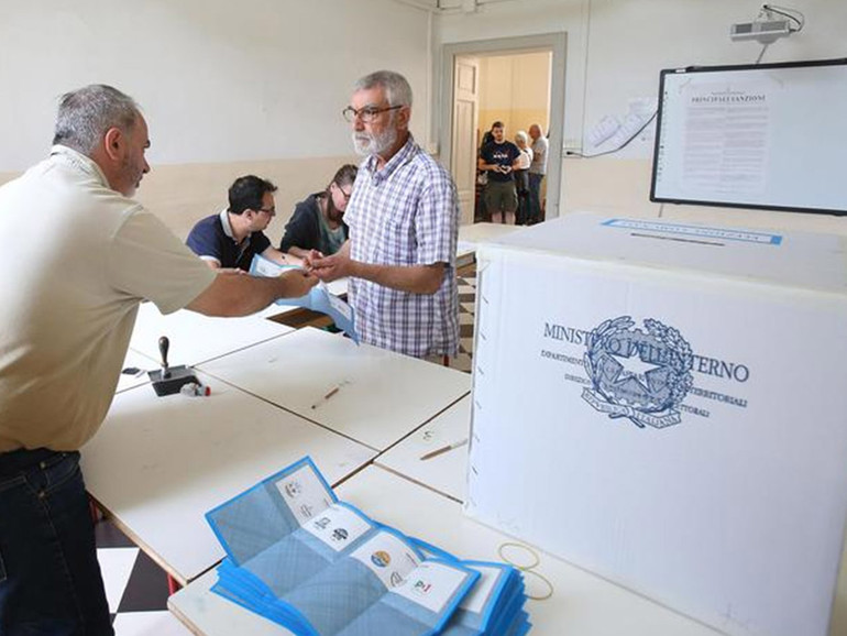 Elezioni amministrative: 17 milioni di cittadini chiamati al voto in mezza Italia Elezioni amministrative: 17 milioni di cittadini chiamati al voto in mezza Italia