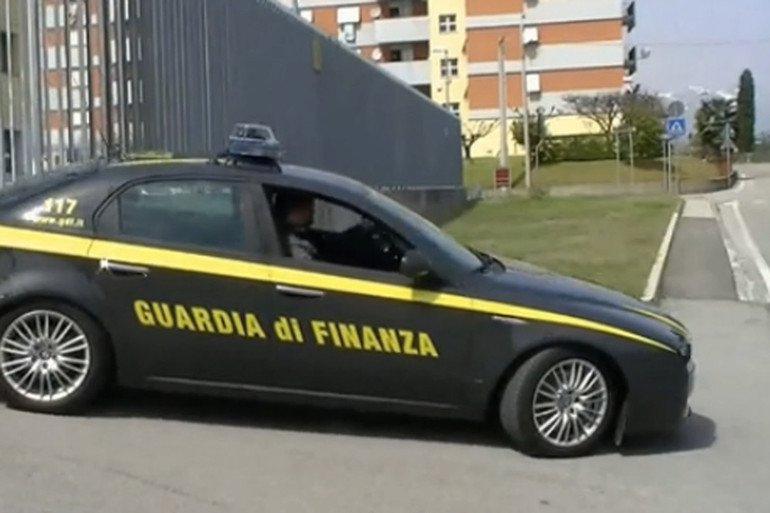 Fake Insurance: smantellata la rete dei falsi broker assicurativi Rc auto online Fake Insurance: smantellata la rete dei falsi broker assicurativi Rc auto online
