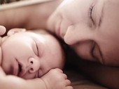 Famiglia, stop al voucher baby sitter: resta solo il congedo parentale