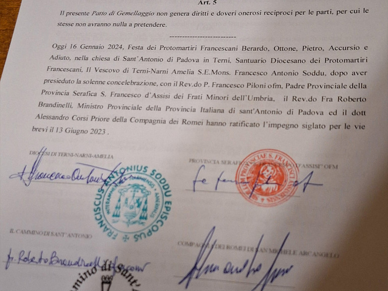 Firmato nella Chiesa di Sant’Antonio a Terni il gemellaggio tra il “Cammino dei Protomartiri Francescani” e “Il Cammino di Sant’Antonio” Firmato nella Chiesa di Sant’Antonio a Terni il gemellaggio tra il “Cammino dei Protomartiri Francescani” e “Il Cammino di Sant’Antonio”