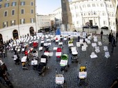 Forum delle famiglie. Passeggini e seggioloni vuoti in piazza Montecitorio. “L’assegno unico per la famiglia risposta coerente e immediata”