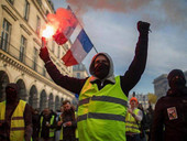 Francia. Sciopero e manifestazioni. Mons. Ginoux: “La gente ha paura e Macron deve dare risposte”