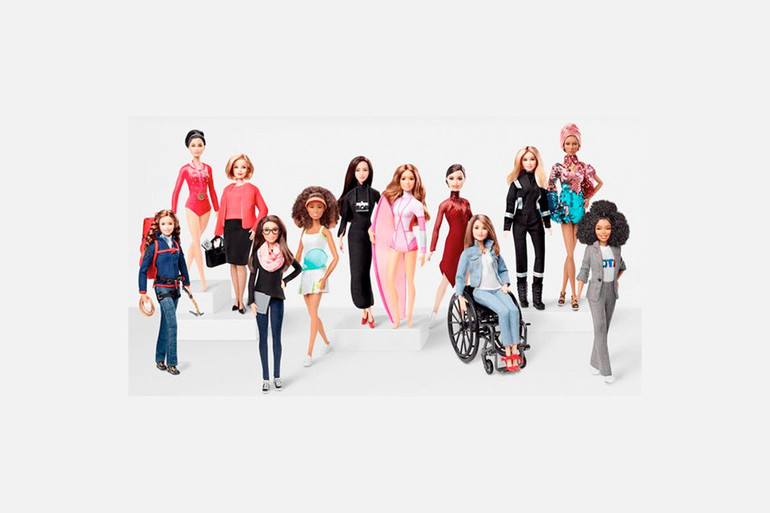 Gioco e inclusione: arrivano le Barbie in sedia a rotelle e con protesi 