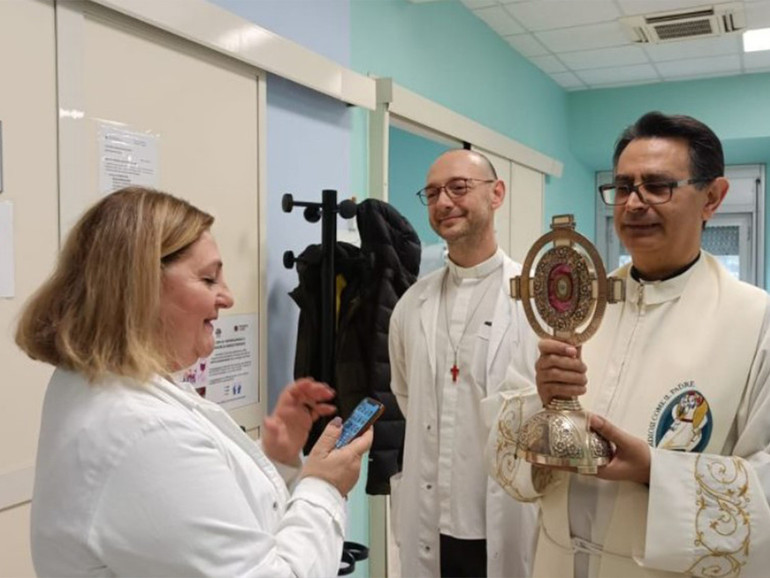 Giornata del malato: le reliquie di Santa Bernadette negli ospedali romani