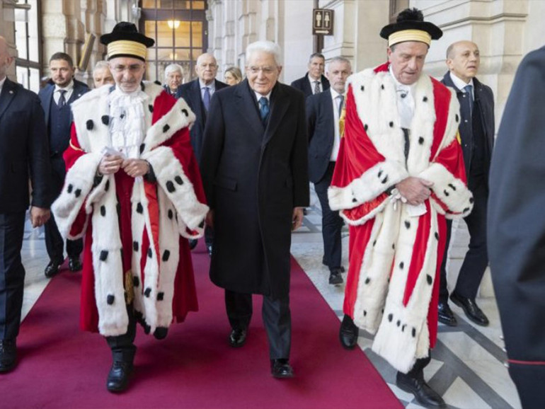 Giustizia: restano “inaccettabili” i numeri dei femminicidi e delle morti bianche. Mattarella al Csm sull’indipendenza della magistratura Giustizia: restano “inaccettabili” i numeri dei femminicidi e delle morti bianche. Mattarella al Csm sull’indipendenza della magistratura