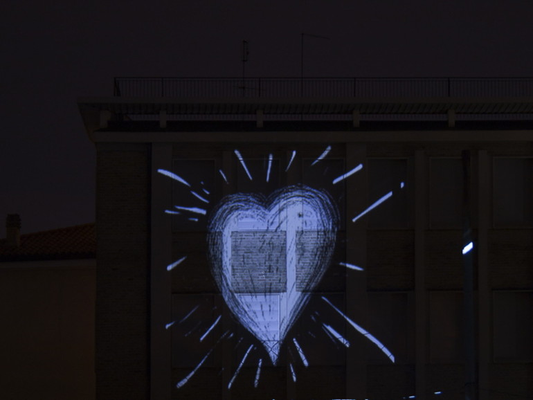 Gli street artist assieme per la Terapia intensiva di Padova: con "D-sign of light" opere luminose e un'asta benefica 