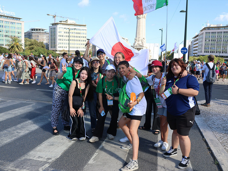 Gmg 2023. Il primo impatto con il mondo: l’emozione dei giovani padovani. Tante lingue per lodare un solo Dio Gmg 2023. Il primo impatto con il mondo: l’emozione dei giovani padovani. Tante lingue per lodare un solo Dio