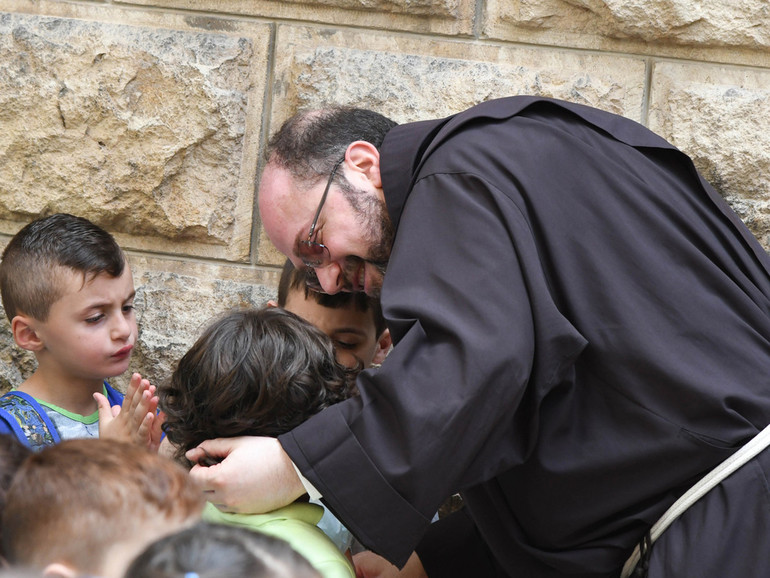 Guerra in Siria: da Damasco ad Aleppo, il “fronte” della solidarietà dei francescani